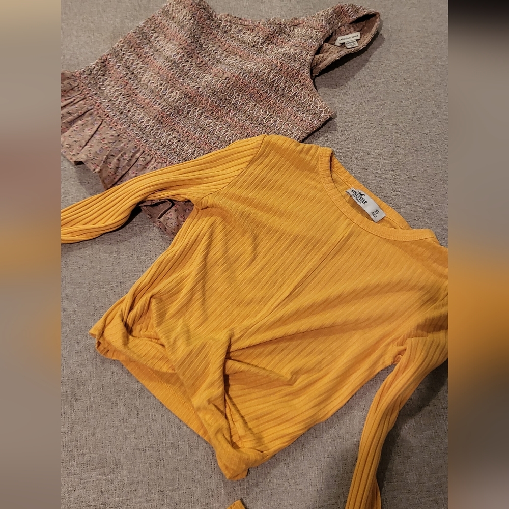 2 tops xsmall from American eagle and Hollister
